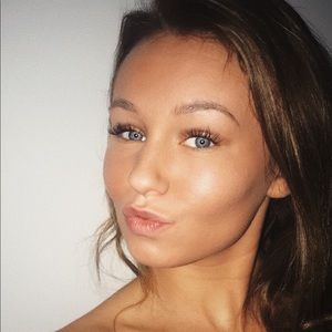 Meet your Posher, Mackenzie